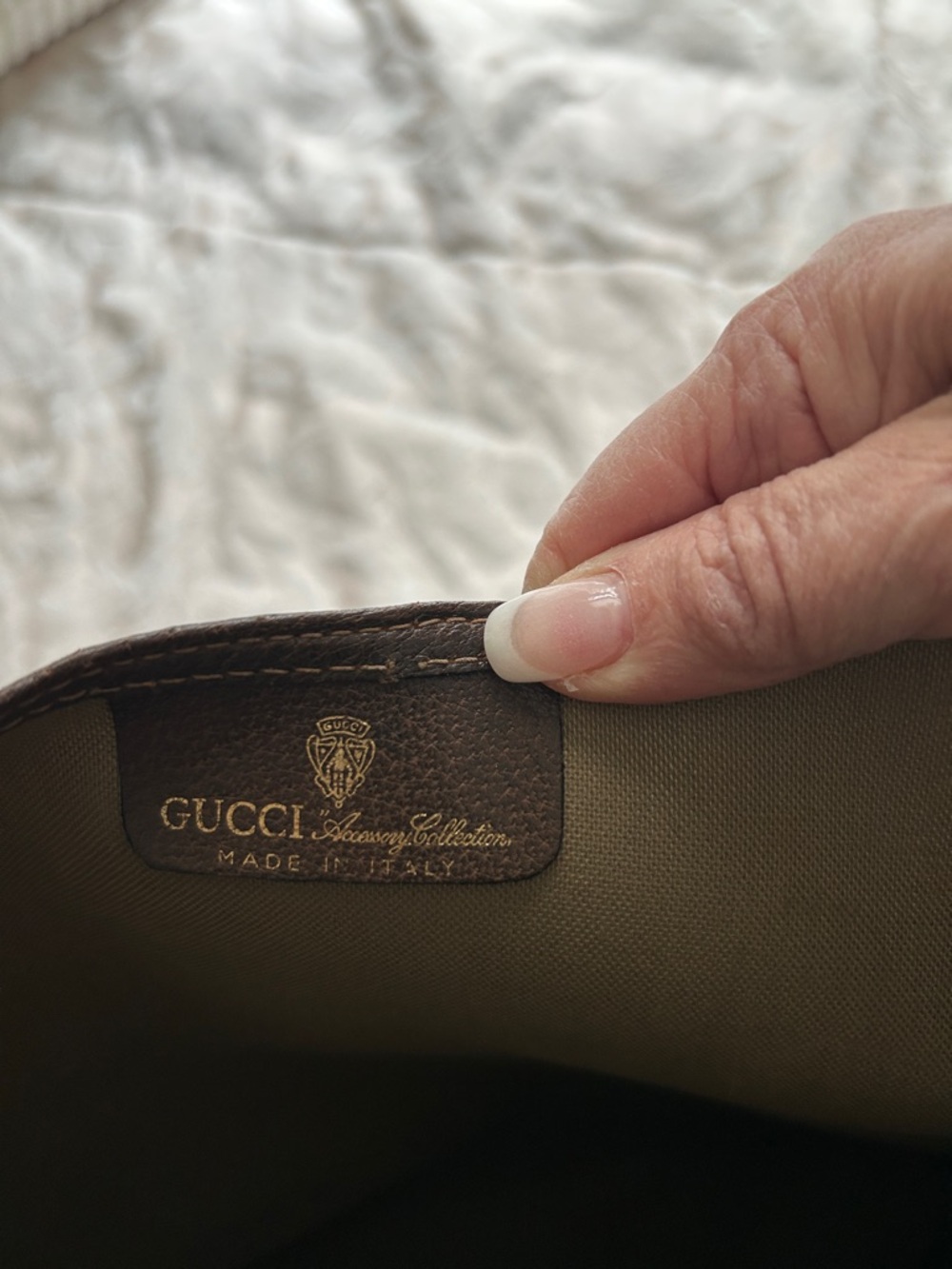 7005. Authentic Gucci Monogram Supreme Coated Canvas Tote w/ Green & Red Straps. - Picture 8 of 12